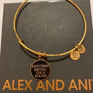 *SOLD* Alex & Ani, Expands from 2” to 3.5”, Gold